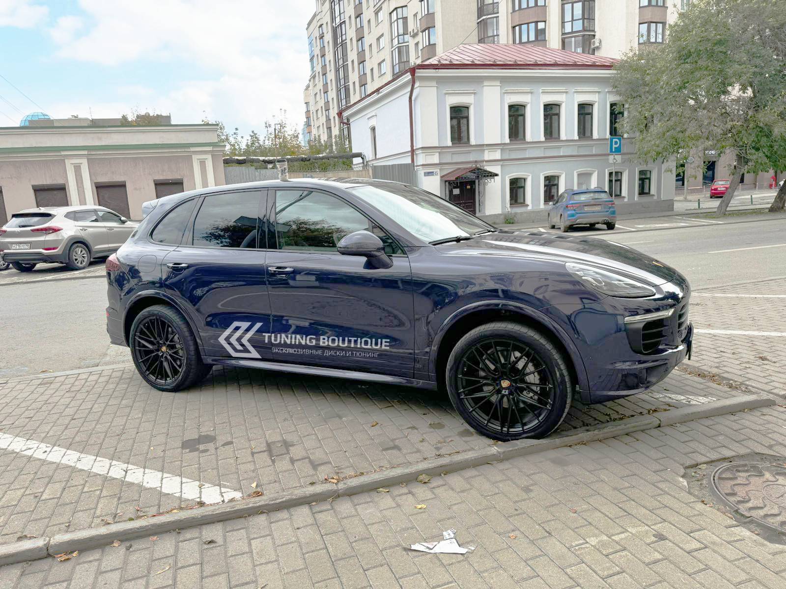 Porsche Cayenne 958 на 21" кованых дисках нашего производства фото 1